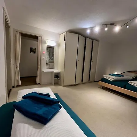 Pez Ault Отель 3*