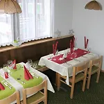 Péz Ault Hotel